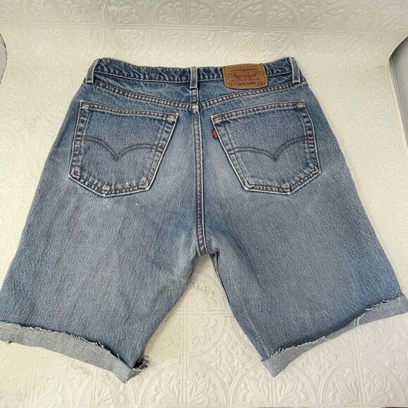 Vintage Levi’s Blue Straight 509 Boot Cut Cutoff Denim Shorts Size 32x32 - Picture 6 of 10